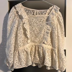 Meadow Rue by Anthropologie - Cream lace blouse with rushing on sleeve.